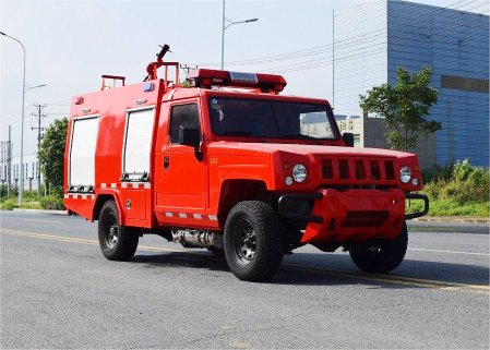 四驅(qū)勇士1噸水罐消防車