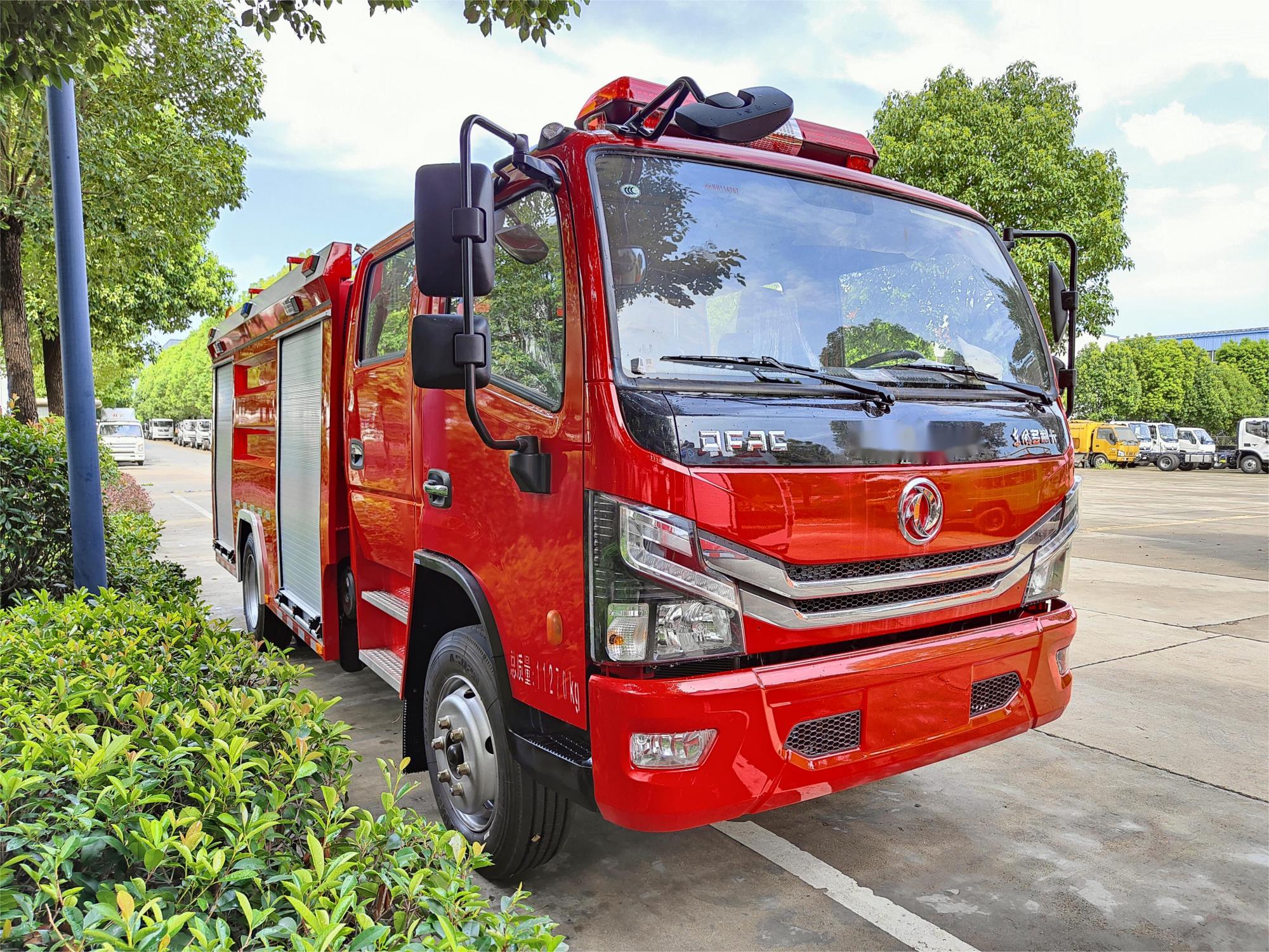 東風(fēng)5噸泡沫消防車(chē)