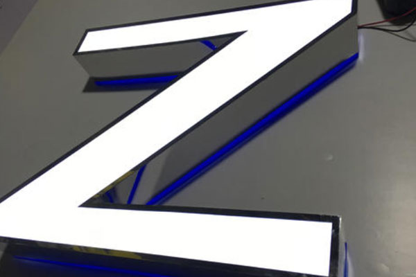 廣告雕刻機制作的發光字 廣告雕刻機制作的發光字