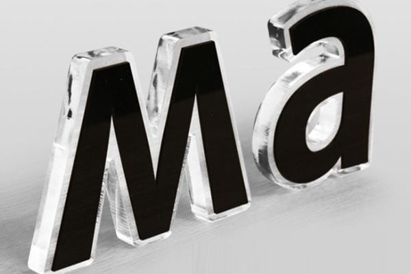 廣告雕刻機加工水晶字 廣告雕刻機加工水晶字