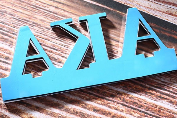 廣告雕刻機切割廣告字 廣告雕刻機切割廣告字