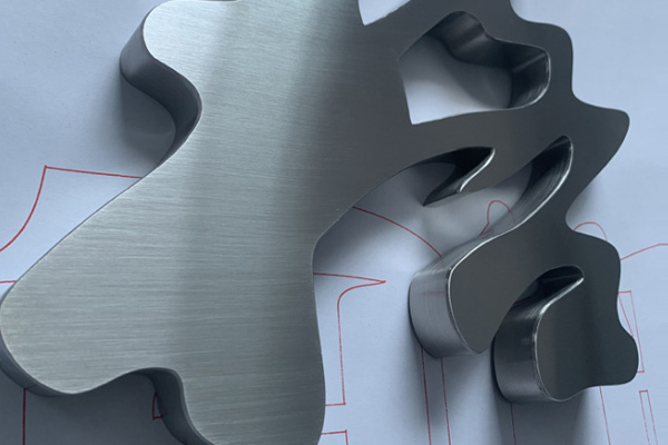 雕刻機加工的金屬字 雕刻機加工的金屬字