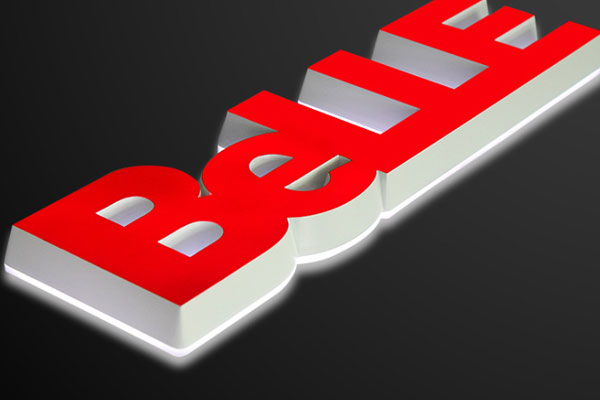 廣告雕刻機切割的發(fā)光字 廣告雕刻機切割的發(fā)光字