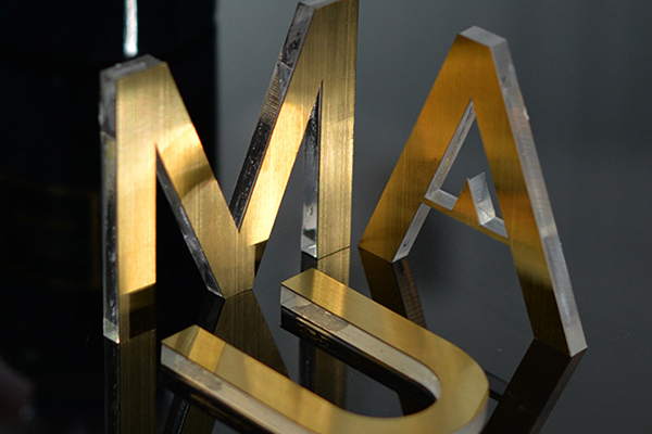 得馬-Z3高速巡邊雕刻機(jī)加工的樣品展示 得馬-Z3高速巡邊雕刻機(jī)加工的樣品展示