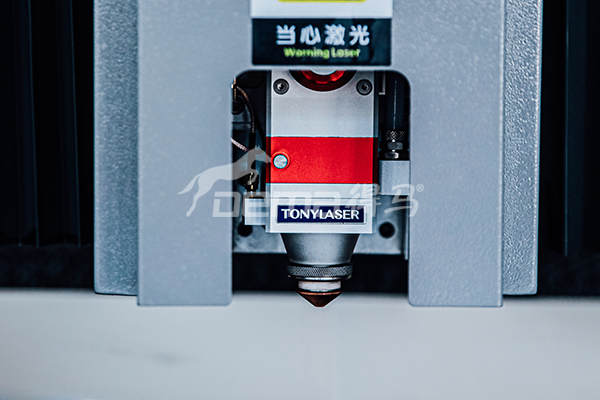 得馬光纖激光切割機局部圖 得馬光纖激光切割機局部圖