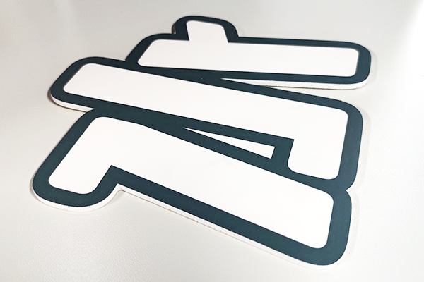 得馬Z3-高速巡邊雕刻機裁切的PVC板 得馬Z3-高速巡邊雕刻機裁切的PVC板