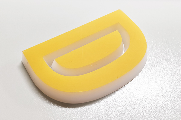 得馬Z3高速巡邊雕刻機切割的亞克力 得馬Z3高速巡邊雕刻機切割的亞克力