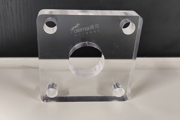 得馬Z3高速巡邊雕刻機切割的亞克力 得馬Z3高速巡邊雕刻機切割的亞克力