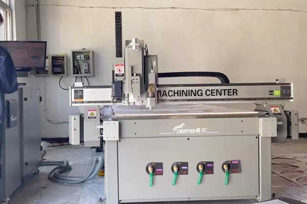 得馬Z3高速巡邊雕刻機 得馬Z3高速巡邊雕刻機