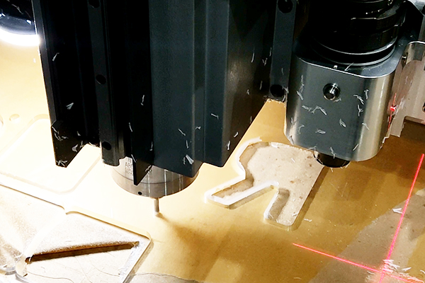 得馬Z3高速巡邊雕刻機 得馬Z3高速巡邊雕刻機