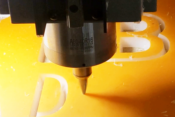 得馬Z3高速巡邊雕刻機切割亞克力 得馬Z3高速巡邊雕刻機切割亞克力