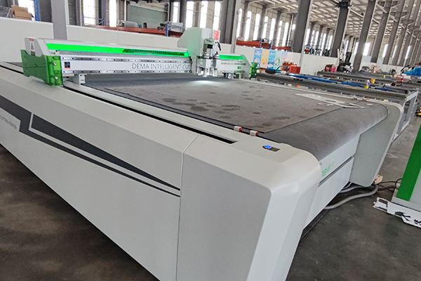 得馬F11高速裁切機 得馬F11高速裁切機